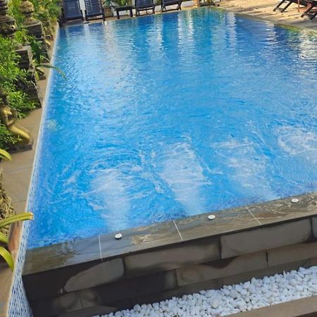 Retro Quarter Mb Vandrarhem Siem Reap Exteriör bild
