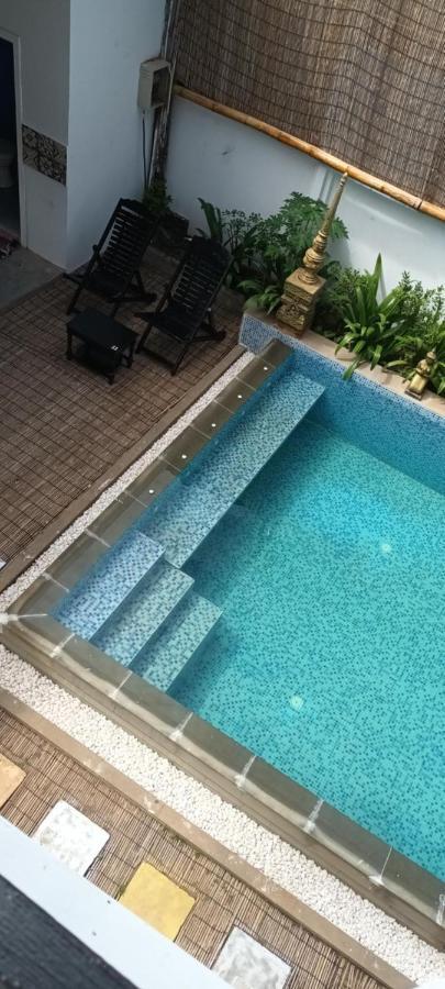 Retro Quarter Mb Vandrarhem Siem Reap Exteriör bild