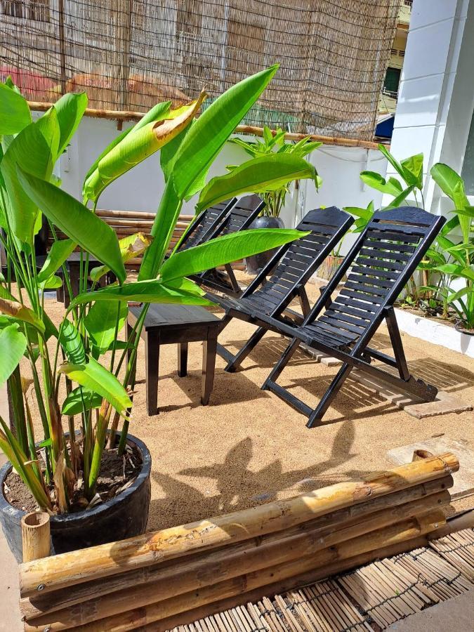 Retro Quarter Mb Vandrarhem Siem Reap Exteriör bild