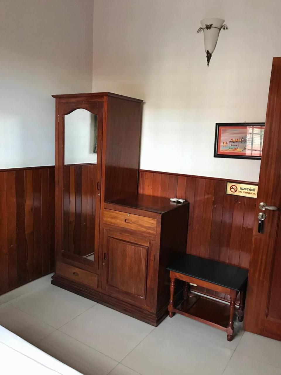 Retro Quarter Mb Vandrarhem Siem Reap Exteriör bild
